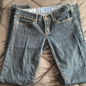 Women’s size 4 R always skinny GAP blue jeans